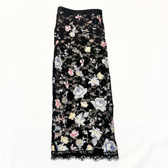 BCBG MAXAZRIA Lace Flower Embroidered Overlay Pencil Skirt Size Large - Picture 6 of 7